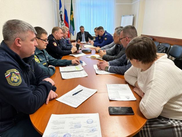Мэр Сергей Петров поручил усилить в Ангарском округе работу по профилактике гибели людей на пожарах