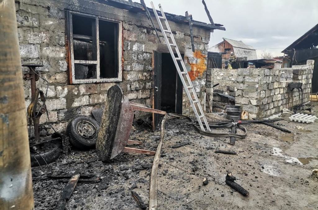 Жительнице Ангарска сожгли дом, расположенный в Усольском районе
