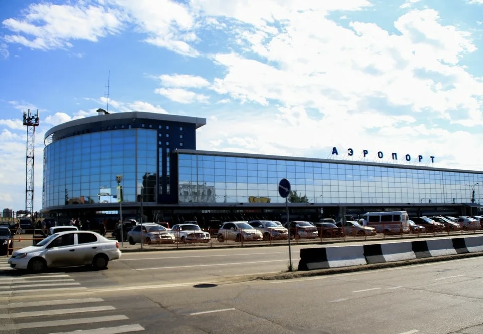 При посадке в аэропорту Иркутска пилотов ослепили лазером