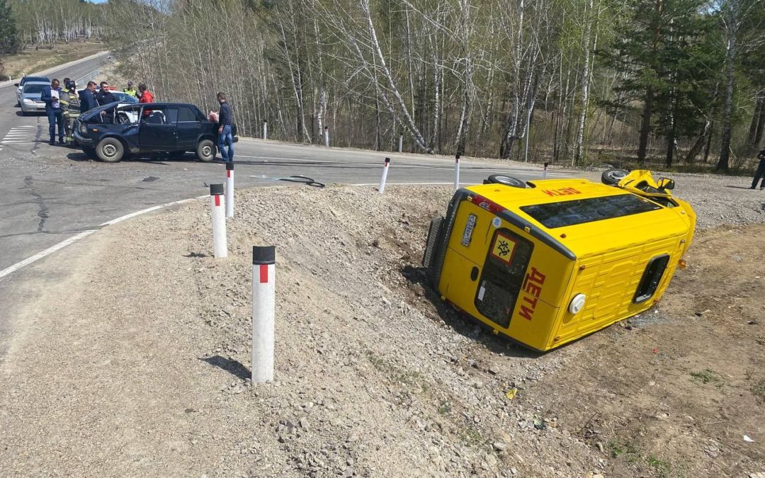 В Заларинском районе в дтп попал автобус со школьниками