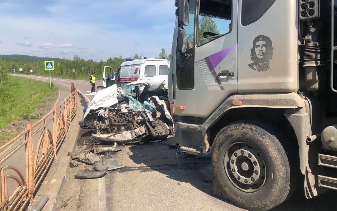 Два человека погибли в ДТП на Голоустненском тракте