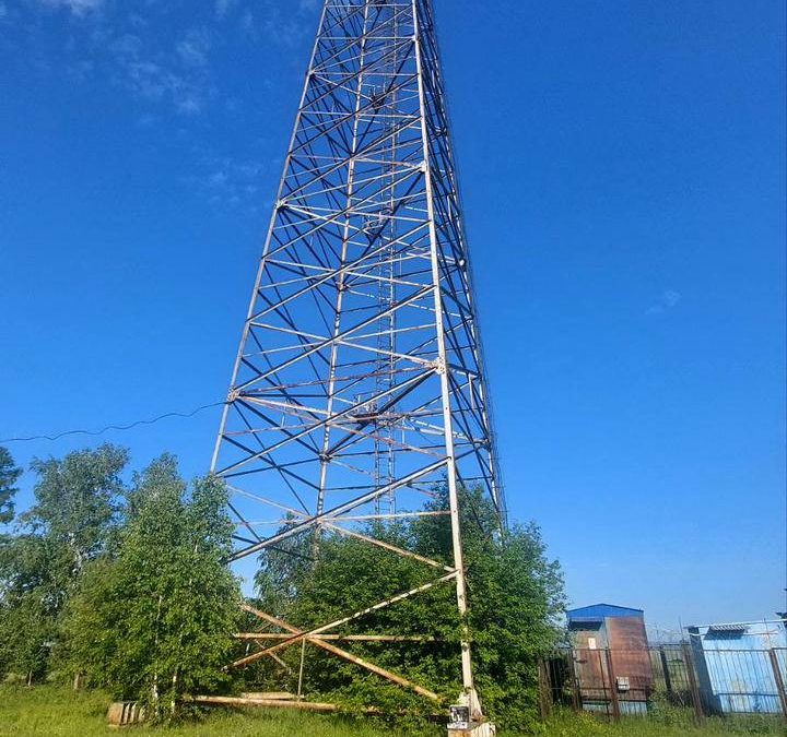 В Братком районе погиб подросток, упав со станции сотовой связи