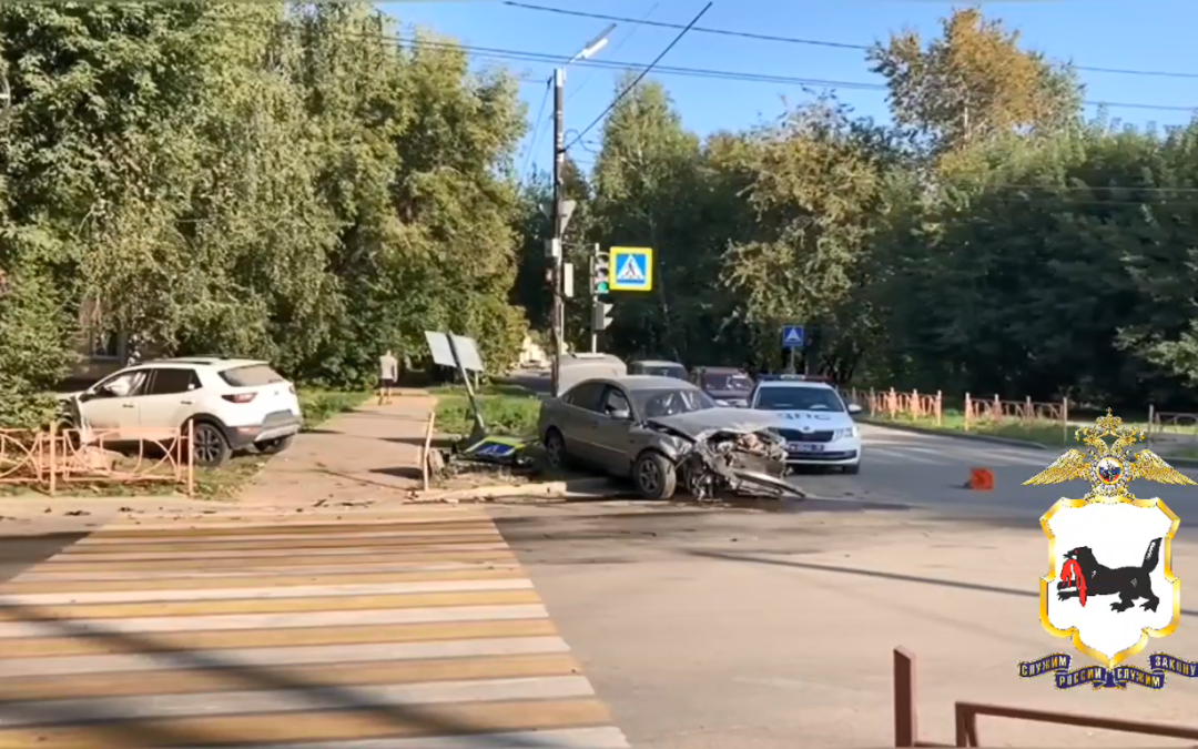 Серьезное ДТП на перекрестке в Усолье-Сибирском
