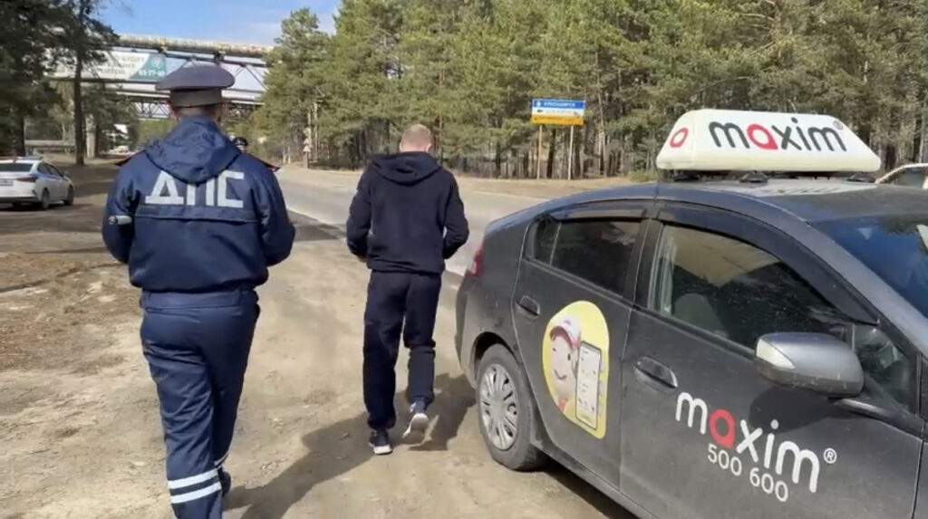 Полиция Ангарска проверяет таксистов Полиция Ангарска проверяет таксистов