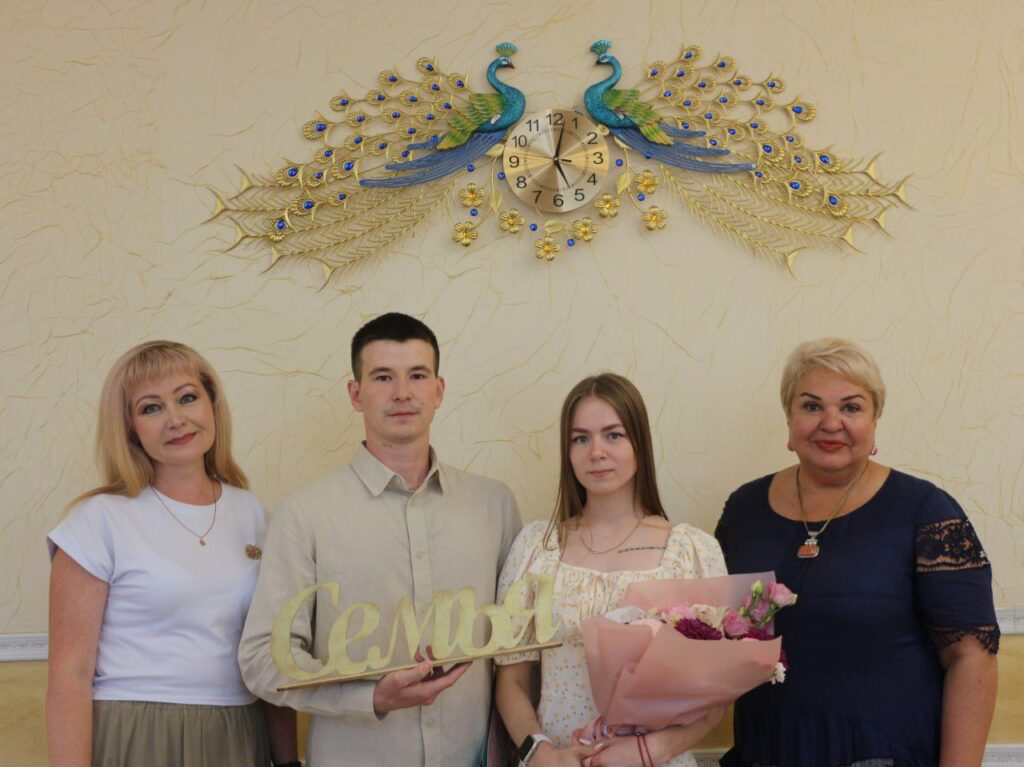 Молодая пара, вернувшаяся из зоны СВО, зарегистрировала брак
