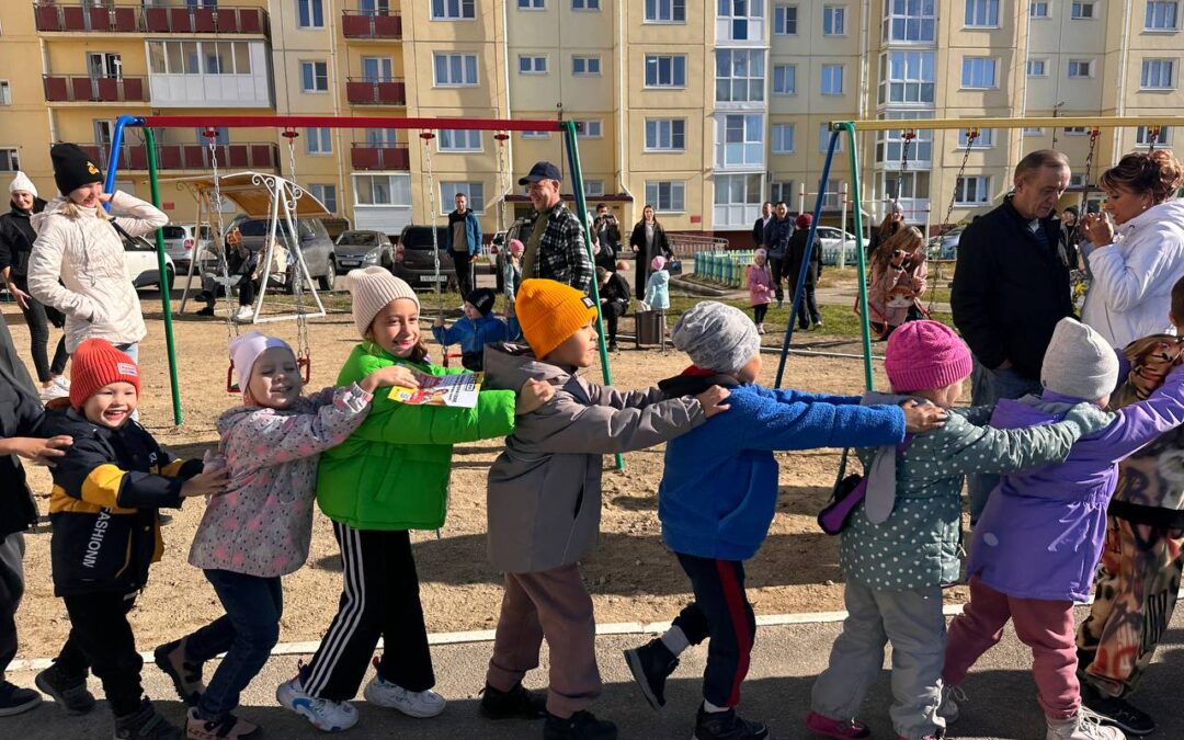 Новая детская площадка в 32 микрорайоне Ангарска