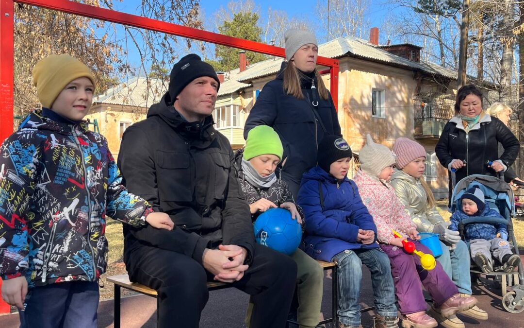 «Перекрёсток» провел праздник для жителей 60 квартала