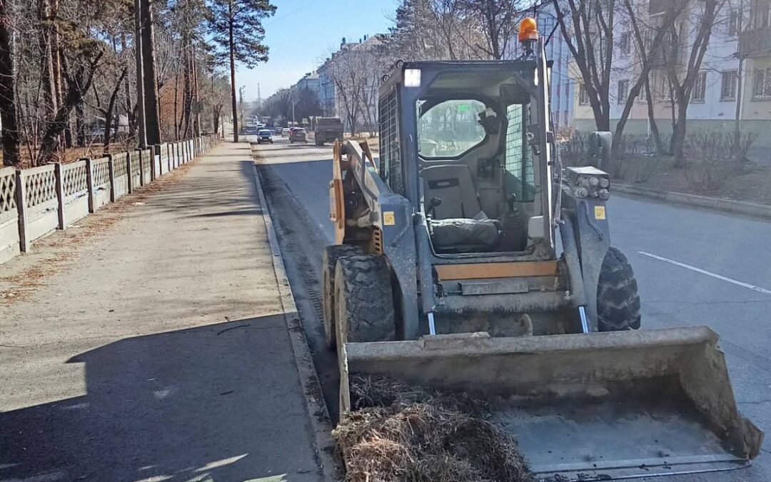 В Ангарске продолжается уборка дорог от мучки