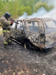 В Ангарске сгорел автомобиль возле ГСК-3