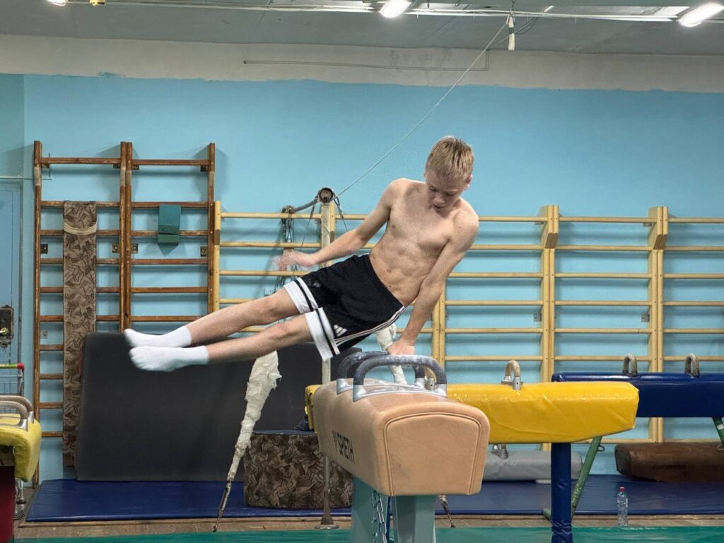 Ангарчанин одержал победу на первенстве СФО по спортивной гимнастике