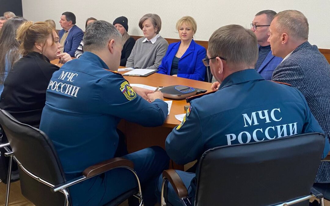 В Администрации Ангарского округа прошла встреча с предпринимателями, чей бизнес пострадал из-за пожара в ТЦ «Автомир».