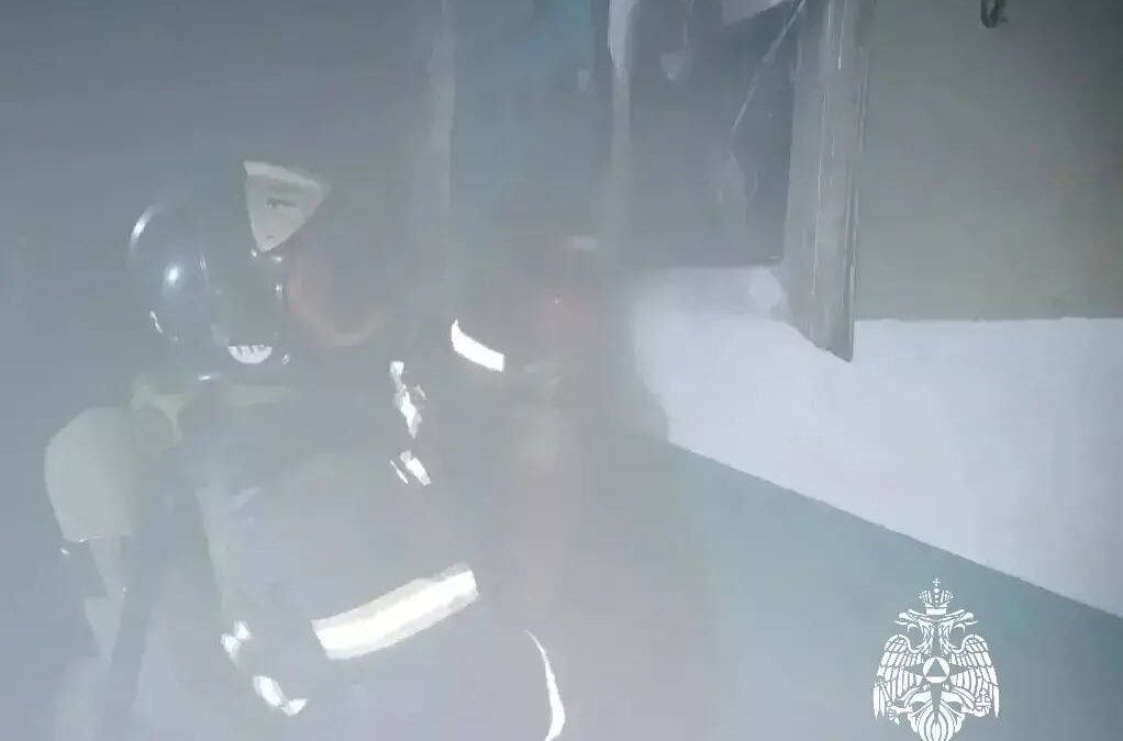 На пожаре в Черемхове огнеборцы спасли десять человек