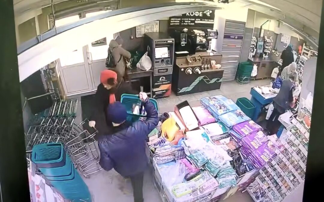 В Ангарске разыскивается мужчина, который похитил продукты из магазина