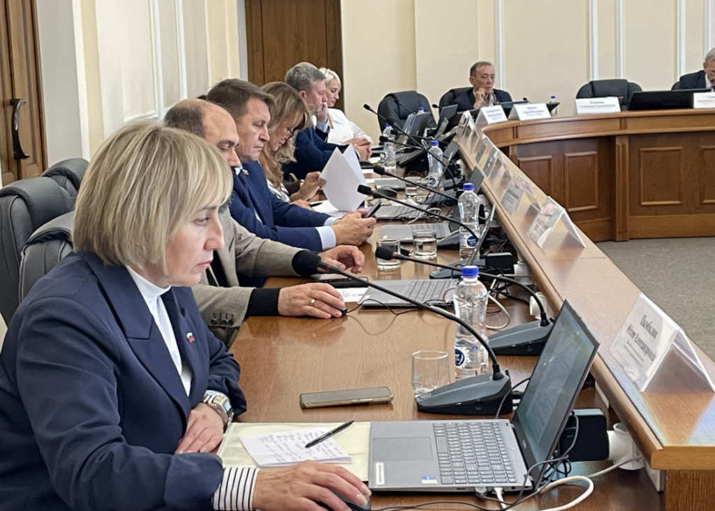Ангарские депутаты провели внеочередное и очередное заседания Думы