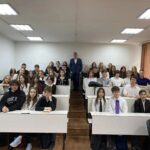 Ангарские школьники встретились с участниками СВО