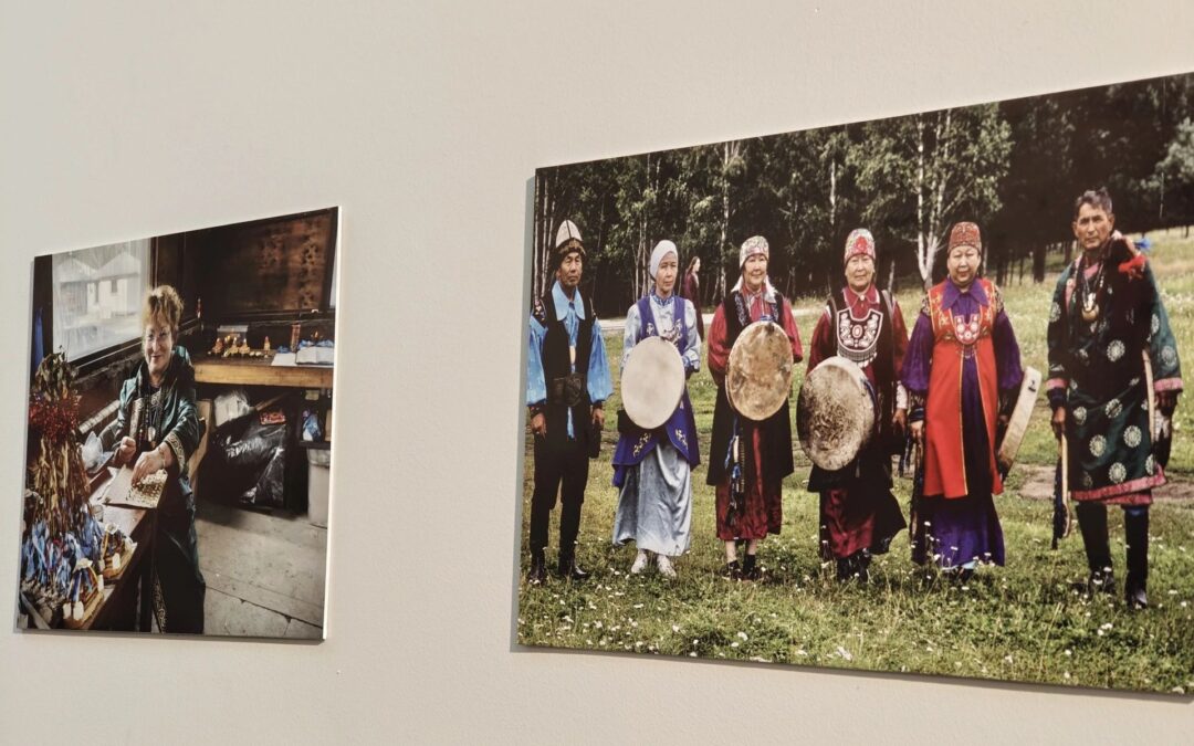 В Ангарске представили фотопроект о шаманах и их современниках